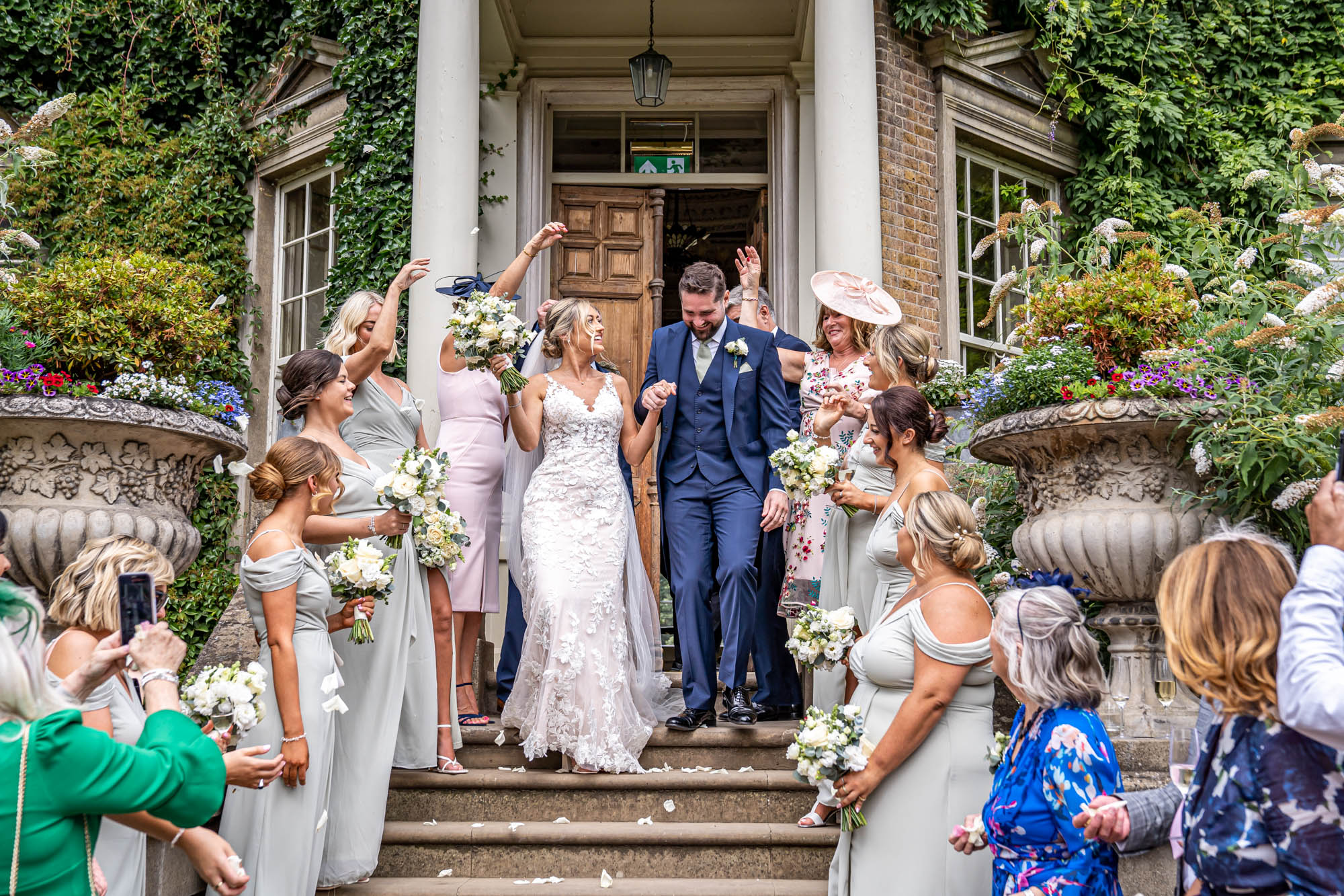 Confetti is thrown onto the newlyweds 